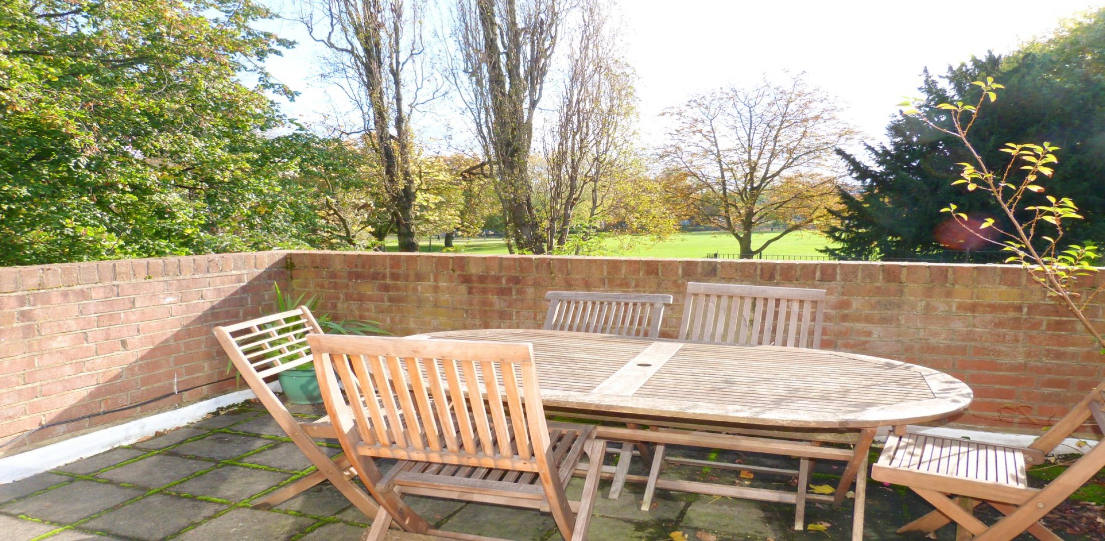 			2 Bedroom, 1 bath, 1 reception Flat			 Netherwood Street, WEST HAMPSTEAD 